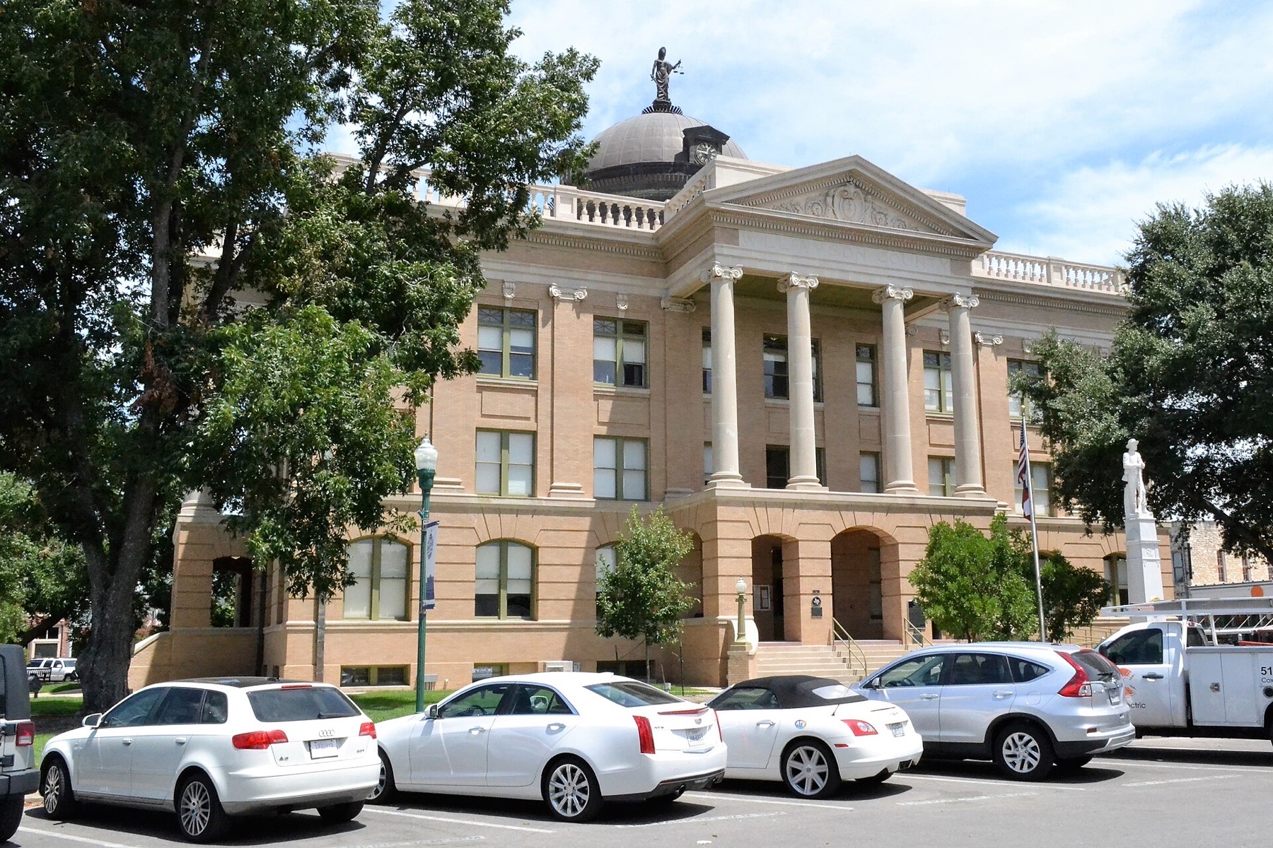 Williamson County Courthouse on Georgetown Square